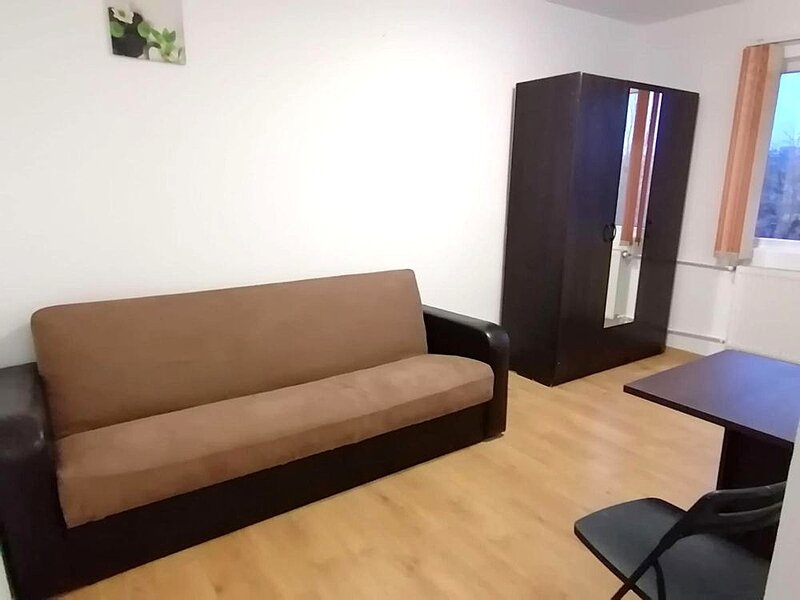 Salaj, Rahova, bloc mixt, fara risc seismic, 15 min. de Piata Unirii cu stb