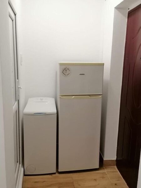 Salaj, Rahova, bloc mixt, fara risc seismic, 15 min. de Piata Unirii cu stb